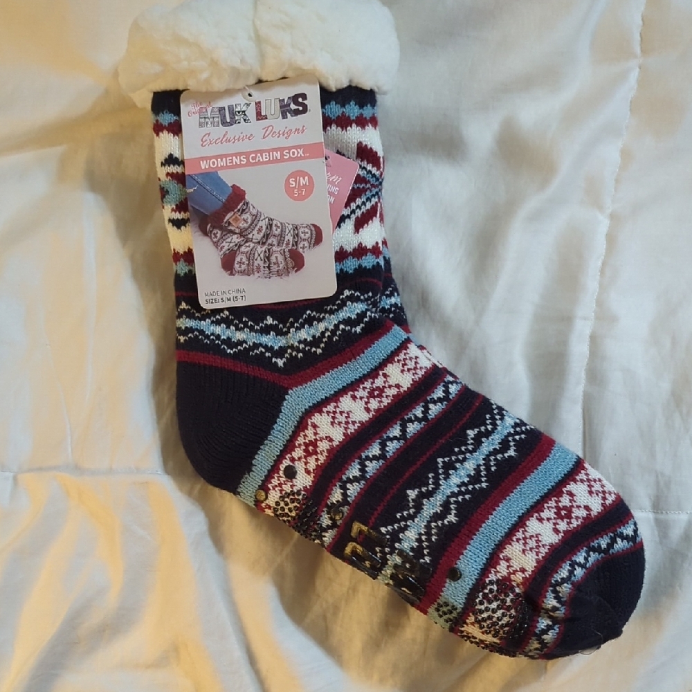 New Muk Luks Women's Cabin Socks - Fleece Lined. Size S /M (5-7)